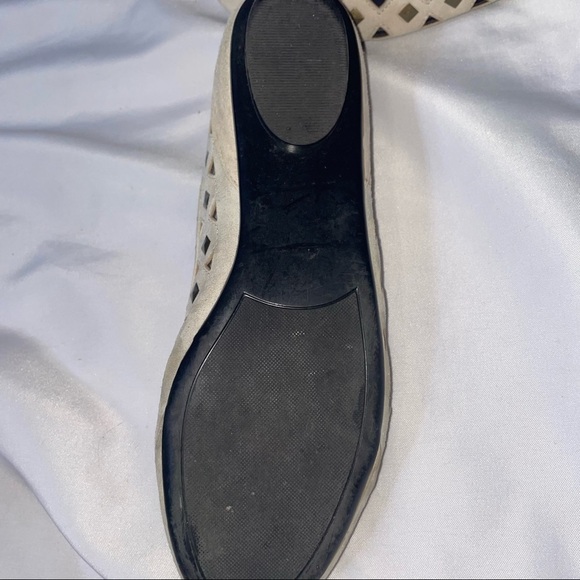 Vaneli criss cross leather ballet studded flats SZ 8.5 cream colored studded - Picture 5 of 7